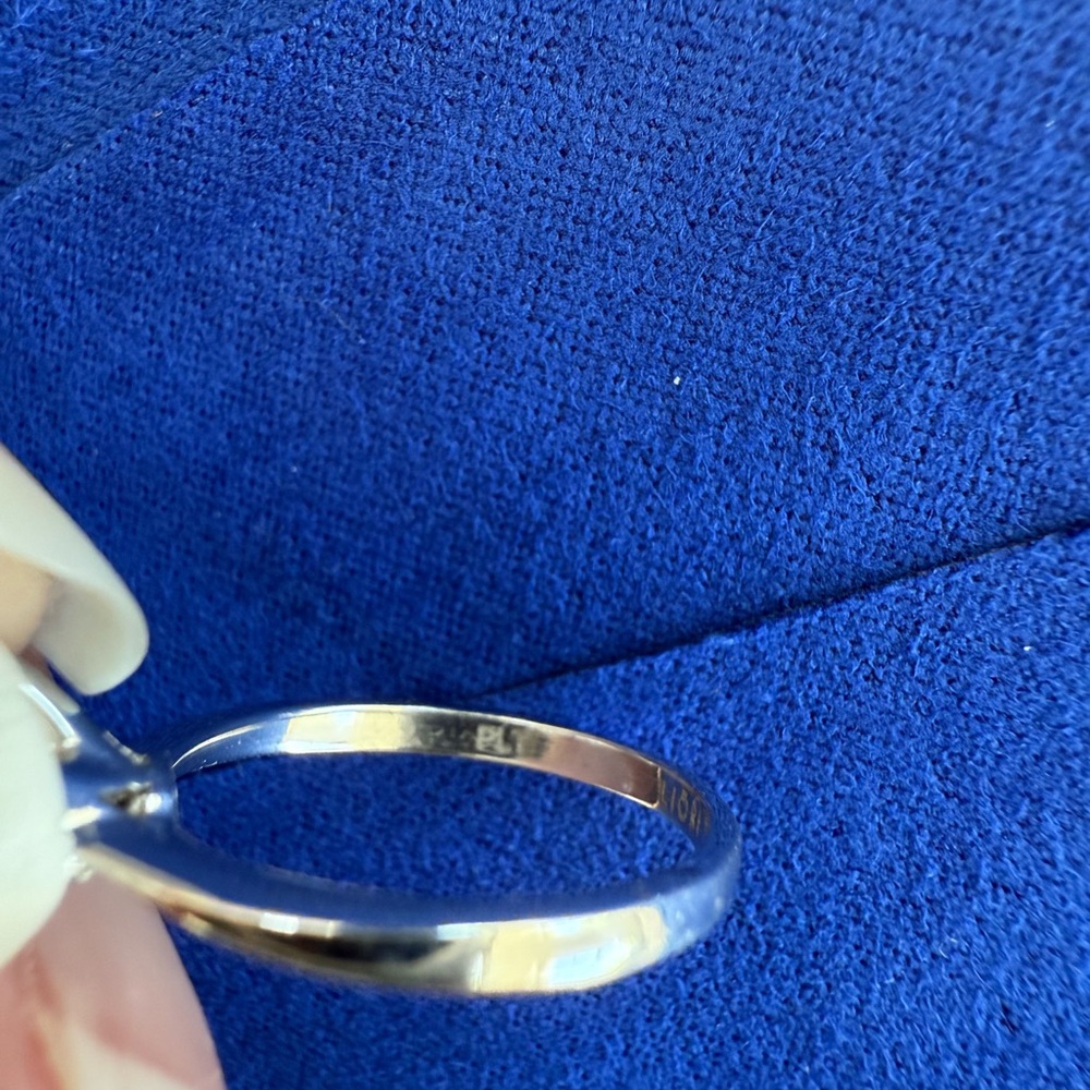 Silver Ring - Picture 3 of 9